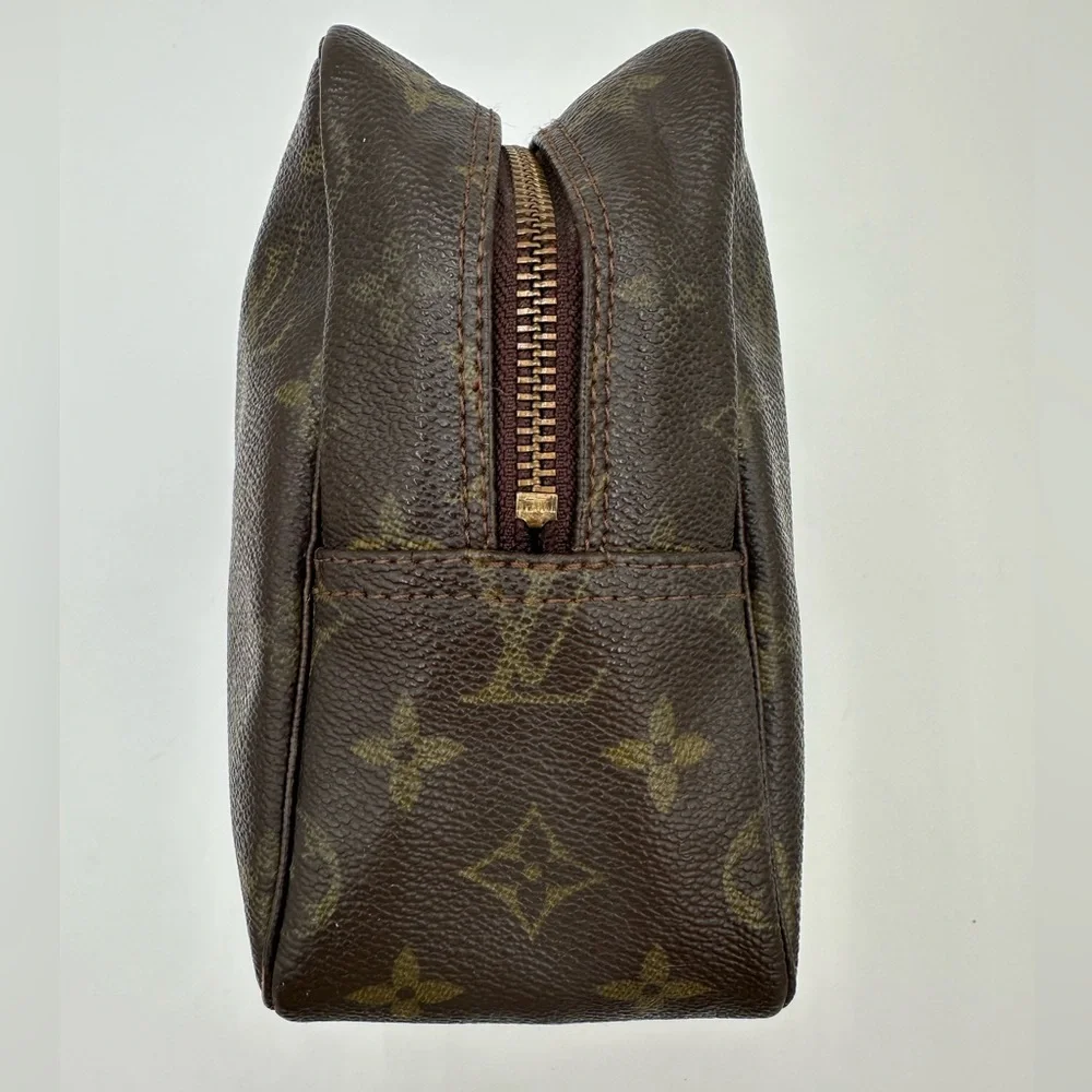 Vintage 1980s  Louis Vuitton Monogram Trousse Toilette 28 Pouch